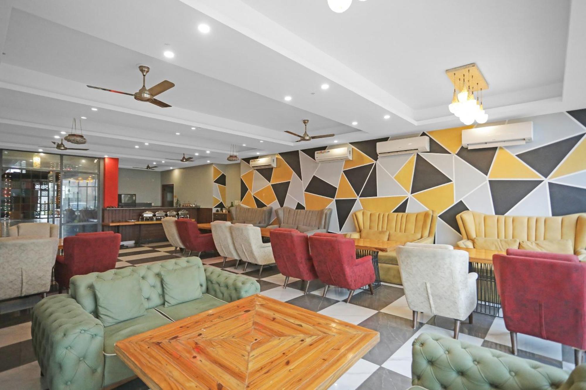 Super Hotel O Heart Beat Hotel Greater Noida Zewnętrze zdjęcie